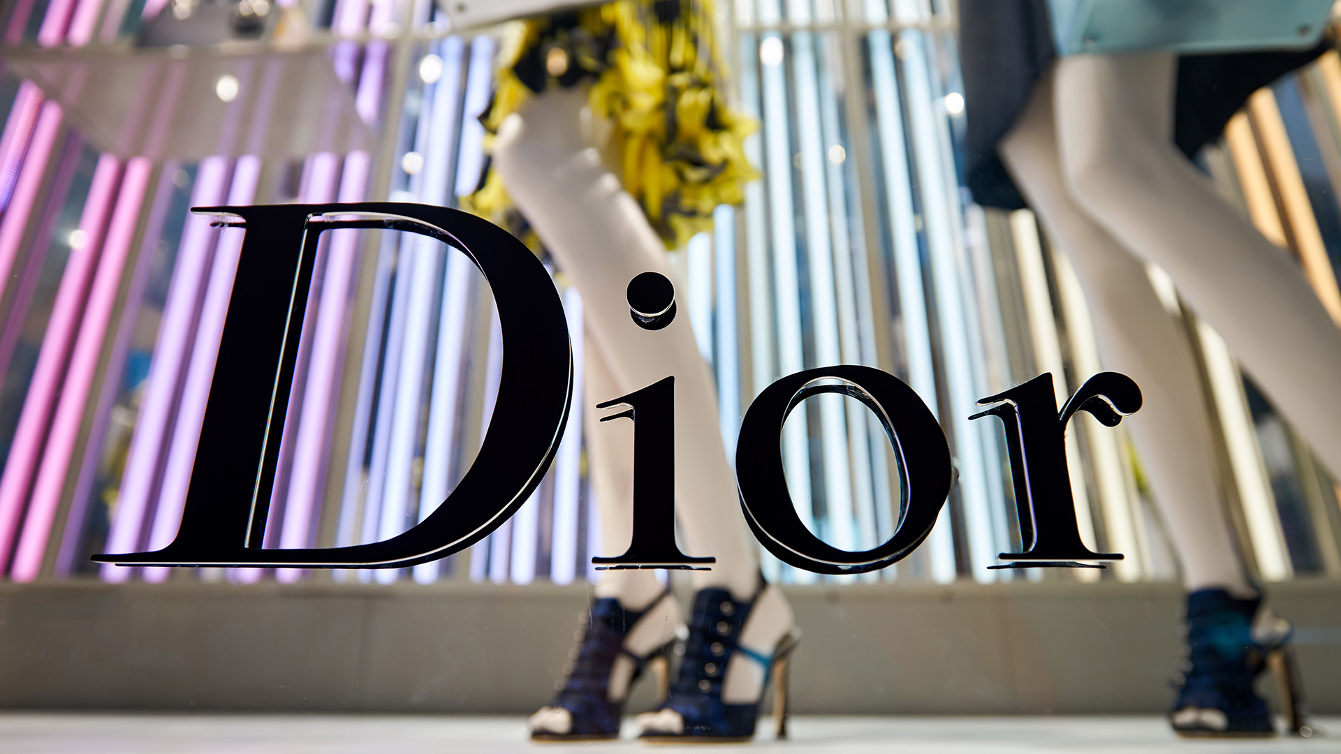 Charlize Theron Trong Một Trong Những Hình Nền Của Christian Dior - Hình  Nền Đẹp
